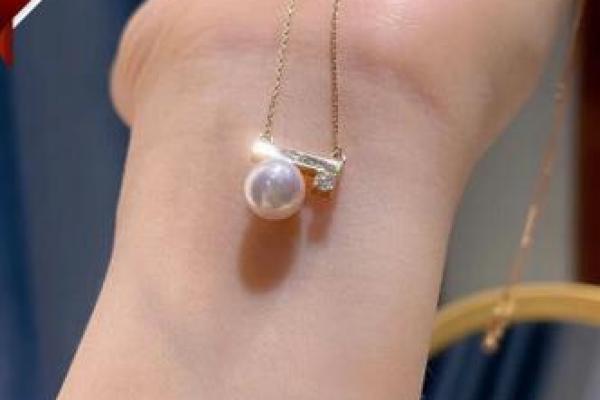 平底木命人与饰品：选择适合的饰品提升运势与气质