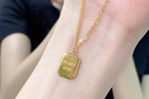 属猴的火命男宝适合佩戴的金坠推荐与寓意解析