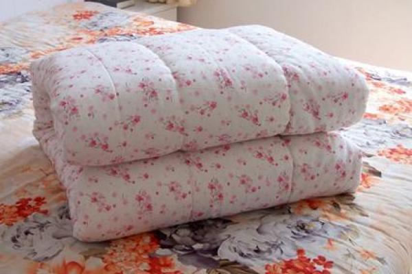 山头火命的被子配搭指南：为你带来温暖与和谐的生活体验