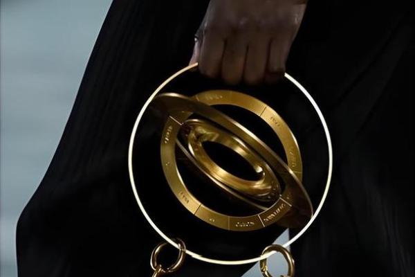 命与生活的艺术：探寻命名的深邃含义