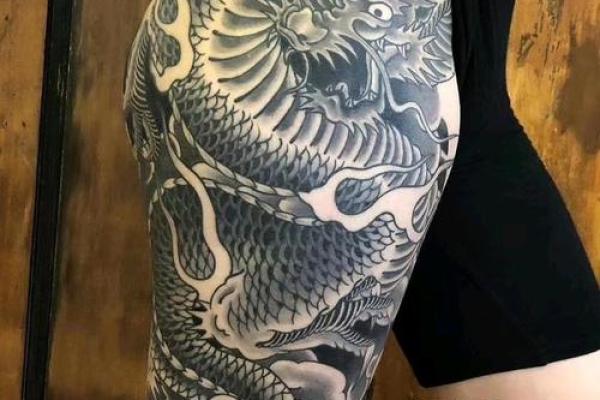 青龙纹身:修身养性之道,适合什么命的探讨 青龙纹身:修身养性之道,适合什么命的探讨