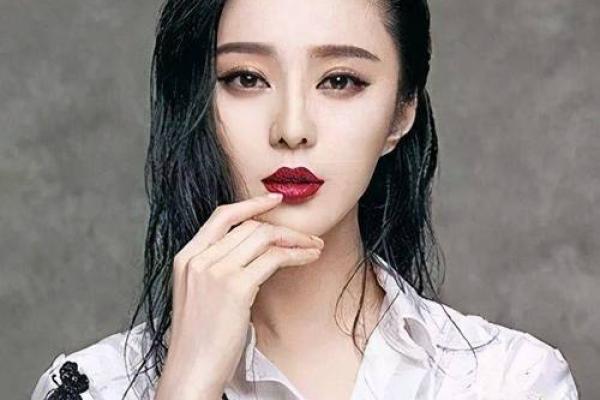 揭示富贵命女生的特征：她们的独特魅力与风采