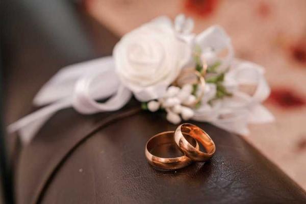 属狗男与属虎女的命运交织:夜行者的星辰之约 属狗男与属虎女的命运交织:夜行者的星辰之约