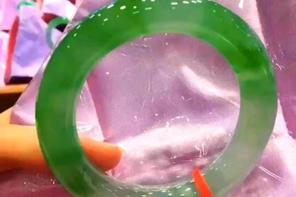 命中注定，带玉石首饰为何不适合你？