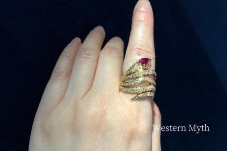 木蛇命适合佩戴哪些宝石？揭秘五大宝石与命理的完美结合