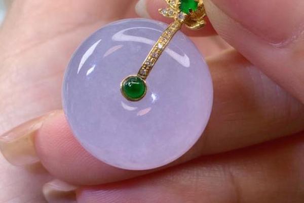 女的带什么手镯旺夫命?珠宝与运势的神奇联系 女的带什么手镯旺夫命?珠宝与运势的神奇联系