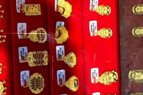 2022年土命人最合适的饰品与佩戴指南！