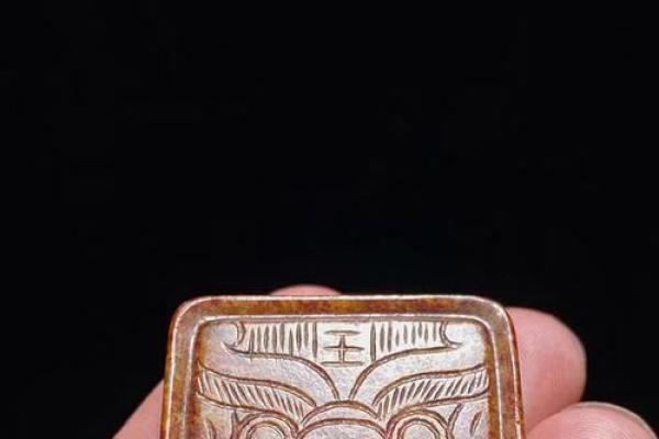 属虎火命的朋友适合佩戴哪些玉器来提升运势？