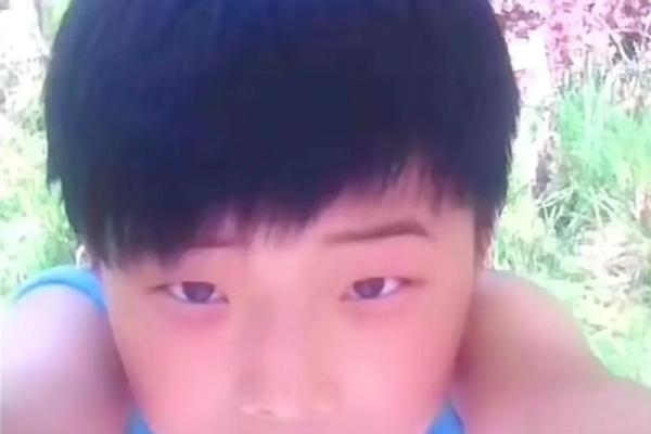 农村女人生四个娃：一个平凡家庭的命运启示