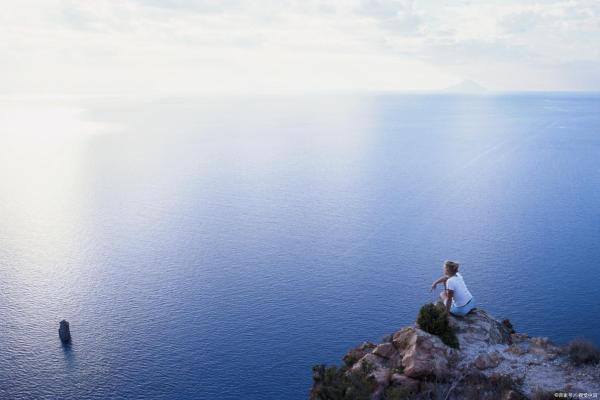 揭开横财命格男命的神秘面纱:如何识别与启发你的财富运势 揭开横财命格男命的神秘面纱:如何识别与启发你的财富运势