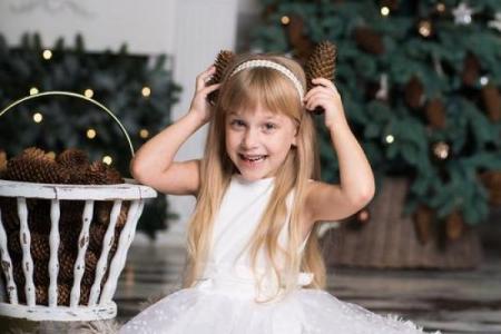 女花童的意义与美好象征：在婚礼中的独特角色