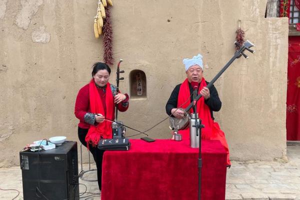 陕北结婚习俗中的“上头”仪式:古老的传统与现代的冲突 陕北结婚习俗中的“上头”仪式:古老的传统与现代的冲突