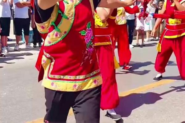 陕北结婚习俗中的“上头”仪式:古老的传统与现代的冲突 陕北结婚习俗中的“上头”仪式:古老的传统与现代的冲突