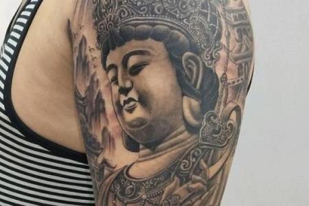 山头火命纹身：点亮你内心的热情与决心