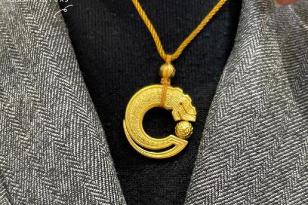 属龙癸水命专属吊坠推荐 助你迎接好运与平衡生活 属龙癸水命专属吊坠推荐 助你迎接好运与平衡生活