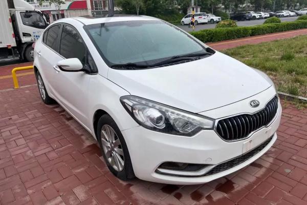 根据石榴木命选择最适合的汽车颜色，助你扬帆起航！