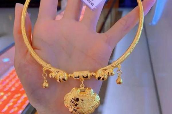 属狗金命人士必备的护身饰品与搭配指南 属狗金命人士必备的护身饰品与搭配指南