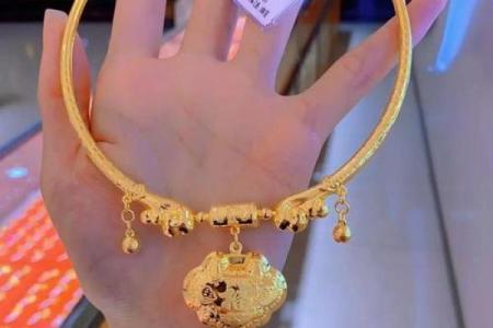 属狗金命人士必备的护身饰品与搭配指南