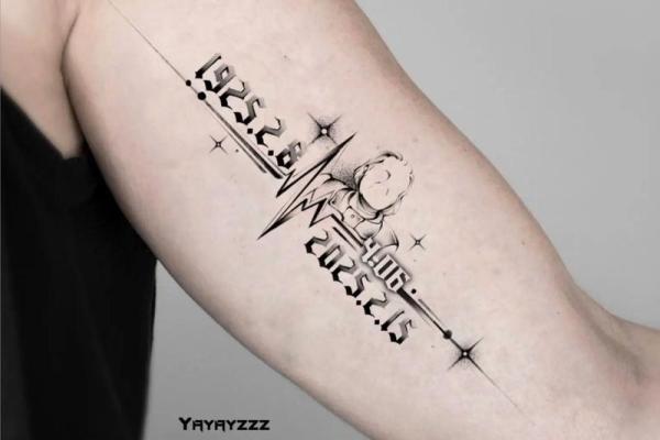 属蛇的木命:适合的纹身设计与意义探讨 属蛇的木命:适合的纹身设计与意义探讨