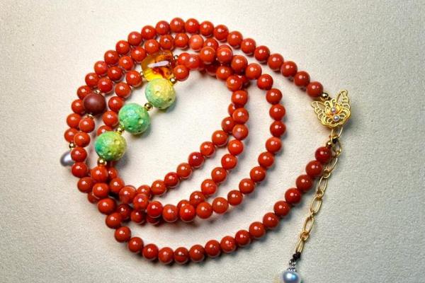 适合石榴木命人的首饰选择指南:助你展现独特魅力与运势 适合石榴木命人的首饰选择指南:助你展现独特魅力与运势