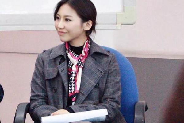 女人蛟龙命：探索女性命运的神秘之旅