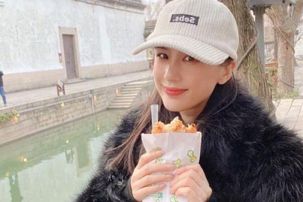 发际线与命运:揭秘少奶奶命的秘密 发际线与命运:揭秘少奶奶命的秘密