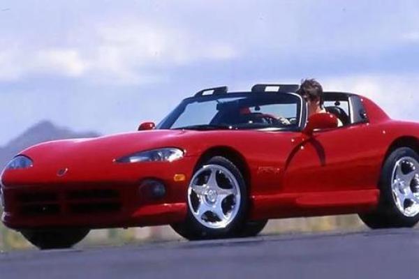 属蛇木命人士适合选择的车颜色与风水解析 属蛇木命人士适合选择的车颜色与风水解析