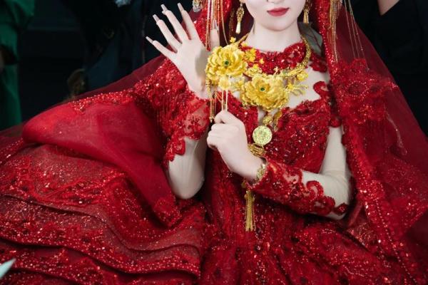 披红纱的命,象征着吉祥和幸福的追求 披红纱的命,象征着吉祥和幸福的追求