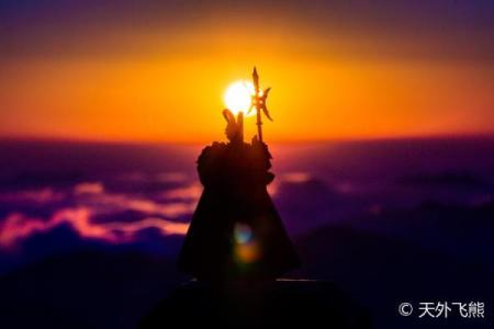 属马一生命格分析：奔腾不息的生命旅程与命运之谜