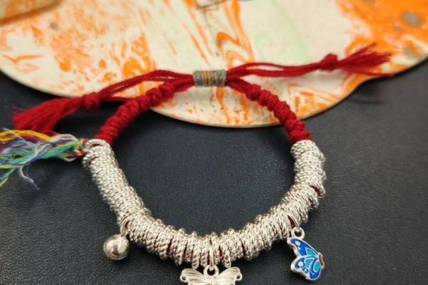 根据命理揭秘:哪些人适合佩戴银饰? 根据命理揭秘:哪些人适合佩戴银饰?