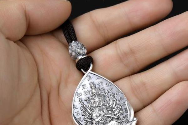 根据命理揭秘:哪些人适合佩戴银饰? 根据命理揭秘:哪些人适合佩戴银饰?