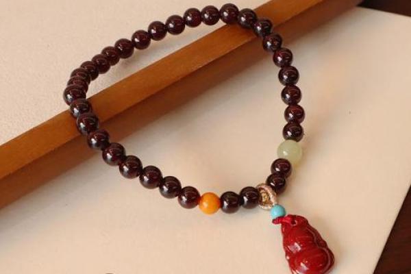 石榴木命的颜色之选：如何挑选合适的钱包提升运势？