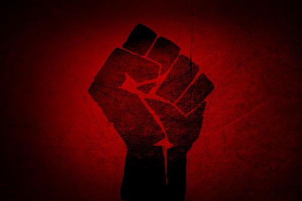 拳头的象征意义:力量、决心与命运的微妙交织 拳头的象征意义:力量、决心与命运的微妙交织