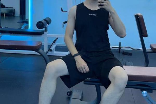 如何根据命格选择适合成为健身教练的职业道路？