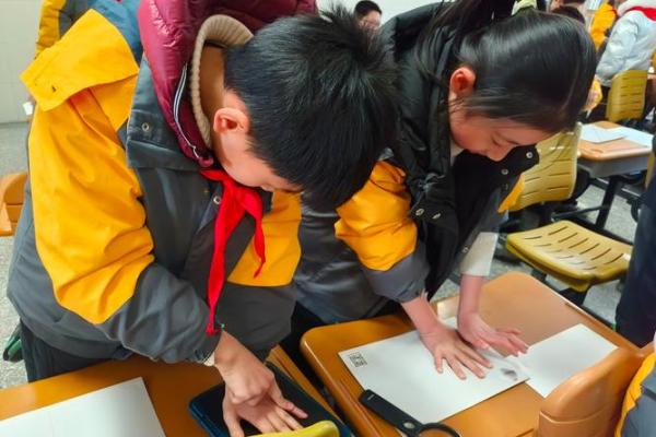 三岁老鼠的五行命理解析：探索鼠年小精灵的生命密码