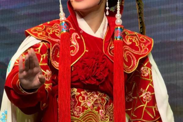 穆桂英挂帅:巾帼英雄的传奇与智慧之光 穆桂英挂帅:巾帼英雄的传奇与智慧之光