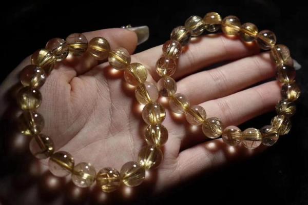 木命缺金水的人适合佩戴哪些饰品？