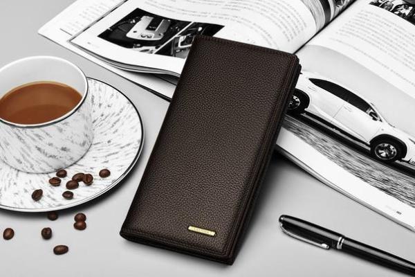 石榴木命者的财富密码：选择哪种颜色的钱包最合适？