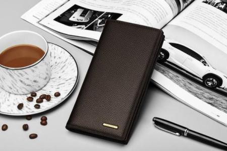 石榴木命者的财富密码：选择哪种颜色的钱包最合适？