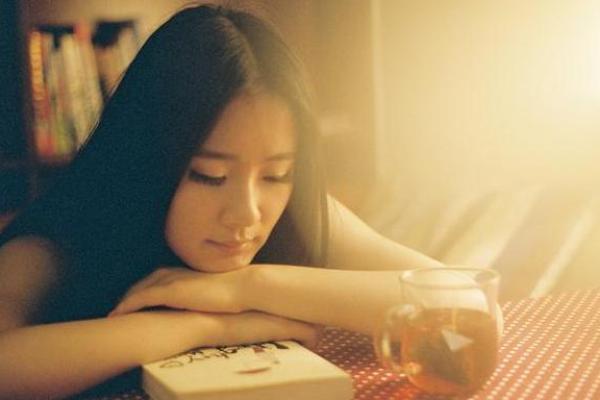 偏官在男命中的人格特征解析：魅力与挑战并存