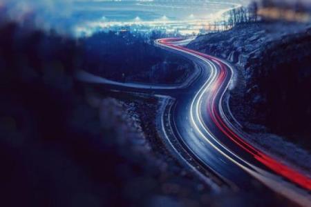 人生的两条道路：选择与命运的交汇点