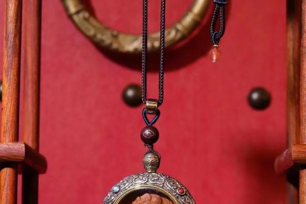 山头火命男士的最佳挂饰，点亮生命的每一刻