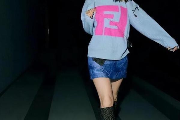 容祖儿五行属什么命：探索这位天后背后的命理之美