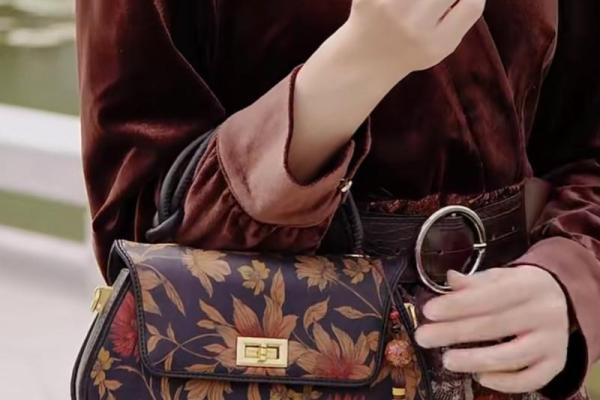 木命女人适合的包包颜色推荐，让你更显魅力与气质！