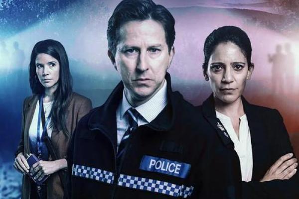 那些头上有三头蛇的人：命运的秘密与探索