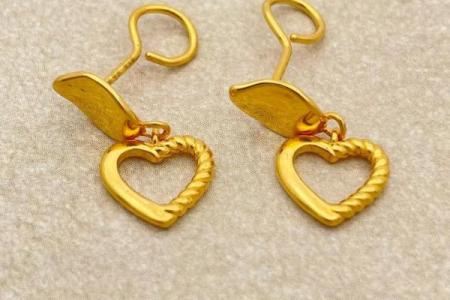 木命的人如何选择适合的金耳环？