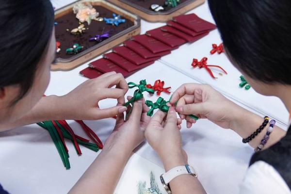 揭秘手指与命运的奇妙关系：从指尖看人生轨迹！