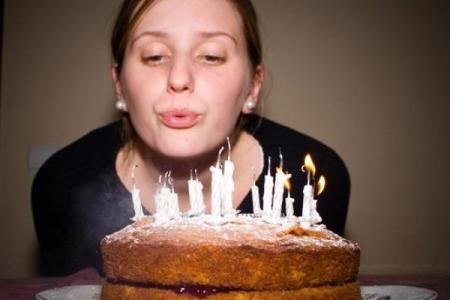 六月初五生日的女人命运解析：细腻与坚韧的完美结合